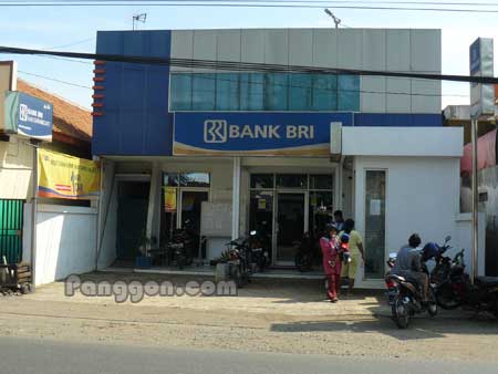 ATM dan Bank BRI Unit Karangjati Kemranjen Banyumas