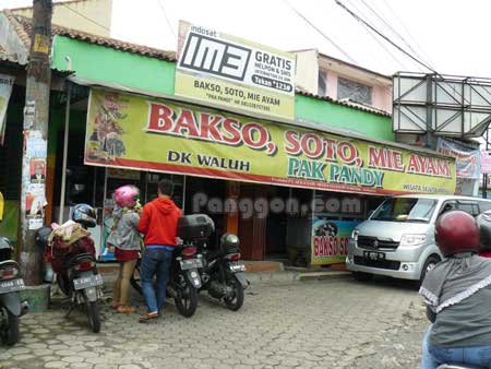 Alamat - Telepon - Warung Makan: Lesehan 